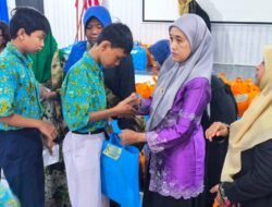 Momen Berkah di SMPN 192: Berbagi Bingkisan dengan Yatim Piatu dan Dhuafa Mempererat Tali Silaturahmi