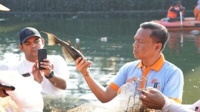 Tekan Populasi Ikan Sapu-Sapu, Pemkot Jaktim Gelar Operasi Serentak