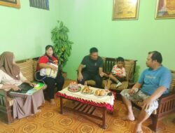 Kapolsek Sei Kanan Jenguk Personel Sakit, Wujud Nyata Kepedulian dan Kebersamaan