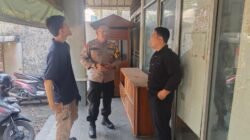 Bhabinkamtibmas Door to Door di Ceger, Layanan Polisi 110 Dikenalkan untuk Perkuat Rasa Aman Warga