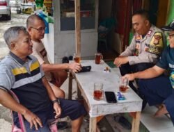 Bhabinkamtibmas Kelapa Dua Wetan Sosialisasikan Layanan Polisi 110, Ajak Warga Tingkatkan Kewaspadaan Lingkungan