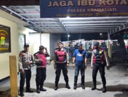 Patroli Cipta Kondisi Polsek Kramat Jati Sisir Titik Rawan Tawuran dan Geng Motor Demi Jaga Rasa Aman Warga