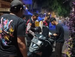 Patroli Tengah Malam Polsek Kramat Jati Sita Miras, Polisi Persempit Ruang Gerak Pelaku Tawuran dan Kejahatan Jalanan