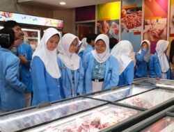 Dharma Jaya Kenalkan Sistem Pangan Modern kepada Siswa SMPN 51 Jakarta