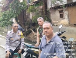 Perkuat Kemitraan dengan Warga, Bhabinkamtibmas Batu Ampar Sosialisasikan Program Jaga Jakarta dan Layanan Polisi 110