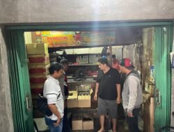 Polsek Pulogadung dan Satpol PP Tertibkan Penjualan Minuman Beralkohol Tanpa Izin di Jatinegara Kaum