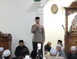 Subuh Bersama Warga, Kapolsek Cakung Perkuat Silaturahmi dan Ajak Masyarakat Jaga Generasi Muda dari Tawuran