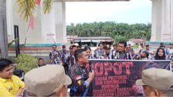 Massa IPK Labuhanbatu Selatan Demo Kantor Bupati, Desak Copot Kabag Prokopim dan Usut Dugaan Jual Beli Jabatan
