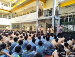 Goes to School Polsek Cakung, Pelajar SMK Ristek Kikin Diingatkan Jauhi Tawuran dan Ajakan Unjuk Rasa