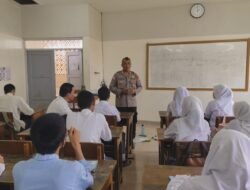 Polsek Cakung Goes to School, Ajak Pelajar SMK Ristek KIKIN Jauhi Tawuran dan Kenakalan Remaja